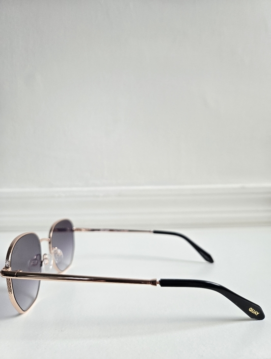 New Quay Australia Unisex Big Time Texture Gold Frame/Smoke Lens Sunglasses main image 4